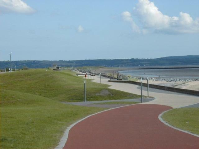 Beach Front Ground Floor Apartment Llanelli Exteriör bild